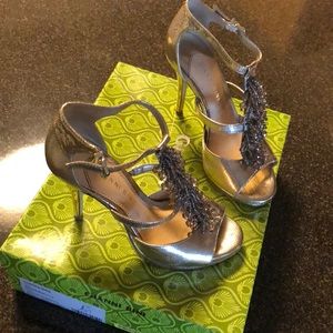 I have no need for such fancy shoes. 😭